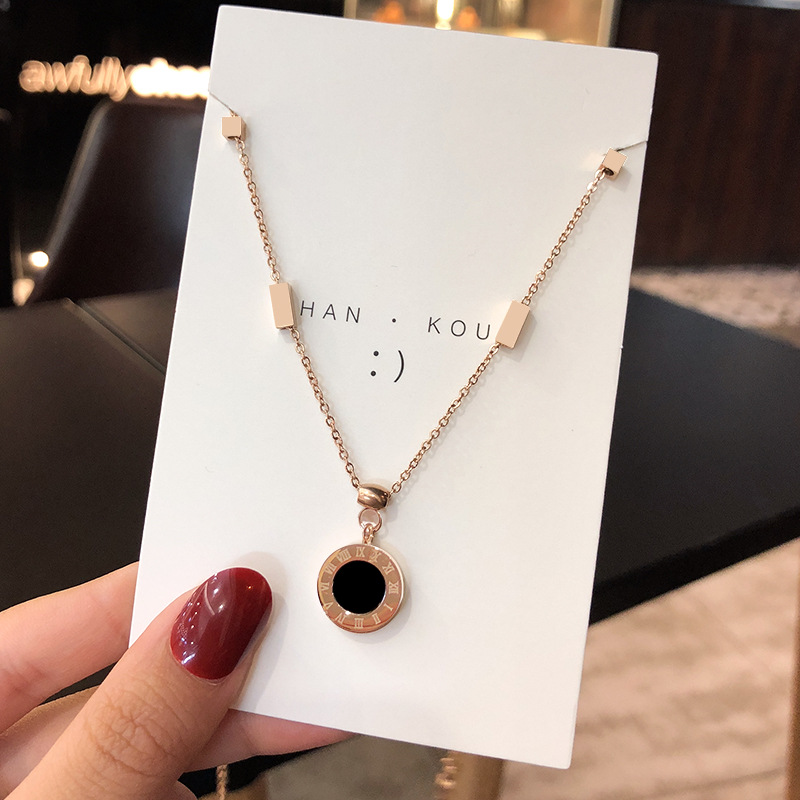 2020 New Fashion Compass Necklace Female Clavicle Chain Simple Temperament Black Agate Pendant Niche Design Necklace