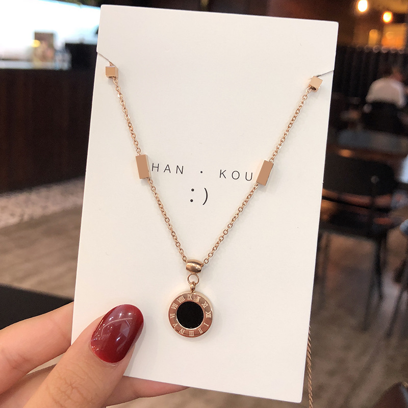 2020 New Fashion Compass Necklace Female Clavicle Chain Simple Temperament Black Agate Pendant Niche Design Necklace