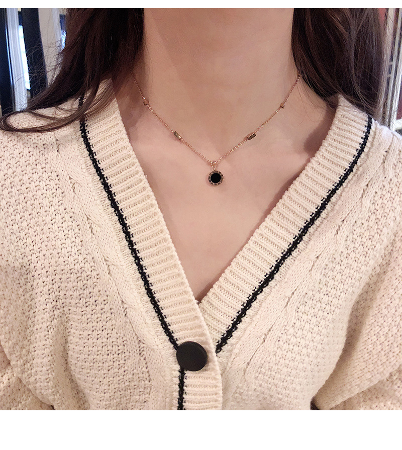 2020 New Fashion Compass Necklace Female Clavicle Chain Simple Temperament Black Agate Pendant Niche Design Necklace 2020 New Fashion Compass Necklace Female Clavicle Chain Simple Temperament Black Agate Pendant Niche Design Necklace