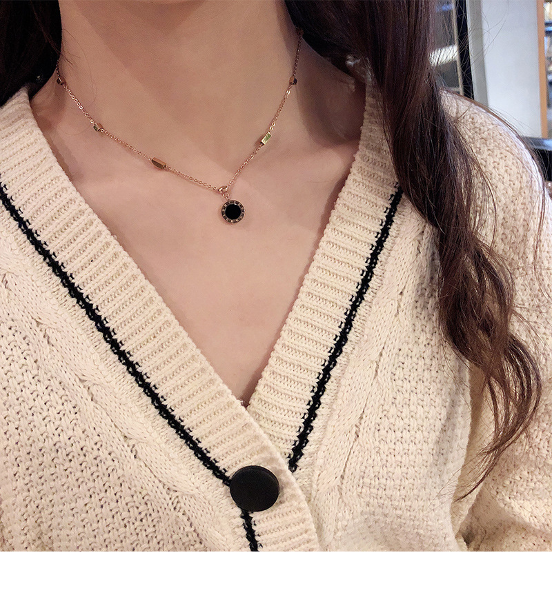 2020 New Fashion Compass Necklace Female Clavicle Chain Simple Temperament Black Agate Pendant Niche Design Necklace 2020 New Fashion Compass Necklace Female Clavicle Chain Simple Temperament Black Agate Pendant Niche Design Necklace