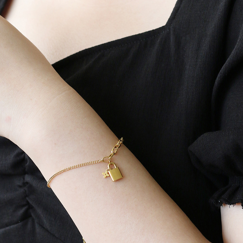 Micro-Inlaid Lock Head Small Little Flower Chain Bracelet Simple New Titanium Steel Plated 18K Gold Color Protection One Piece Dropshipping