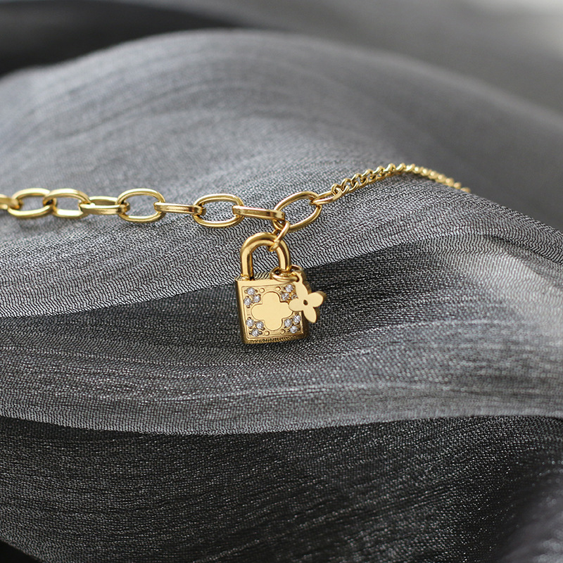 Micro-Inlaid Lock Head Small Little Flower Chain Bracelet Simple New Titanium Steel Plated 18K Gold Color Protection One Piece Dropshipping