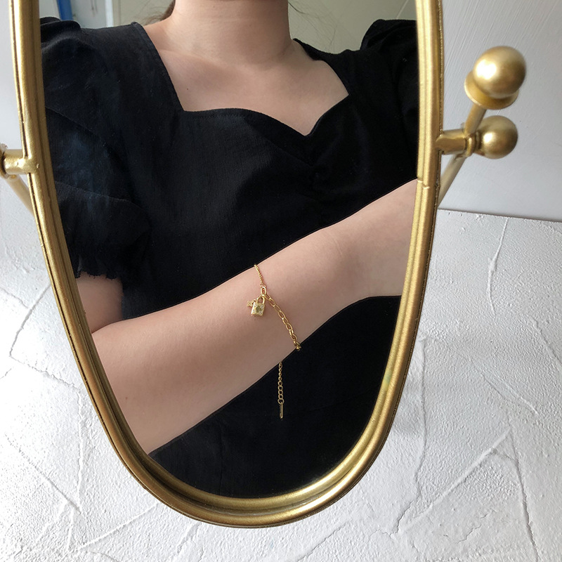 Micro-Inlaid Lock Head Small Little Flower Chain Bracelet Simple New Titanium Steel Plated 18K Gold Color Protection One Piece Dropshipping
