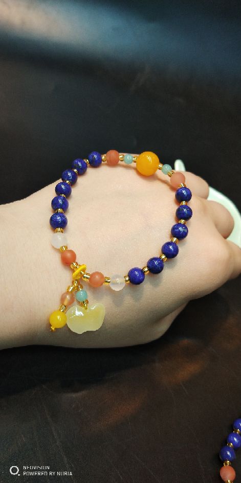 Natural lapis lazuli single ring bracelet with raw mineral wax pendant Natural lapis lazuli single ring bracelet with raw mineral wax pendant
