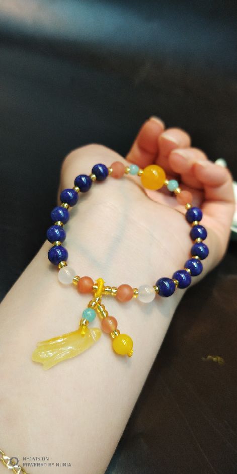 Natural lapis lazuli single ring bracelet with raw mineral wax pendant Natural lapis lazuli single ring bracelet with raw mineral wax pendant