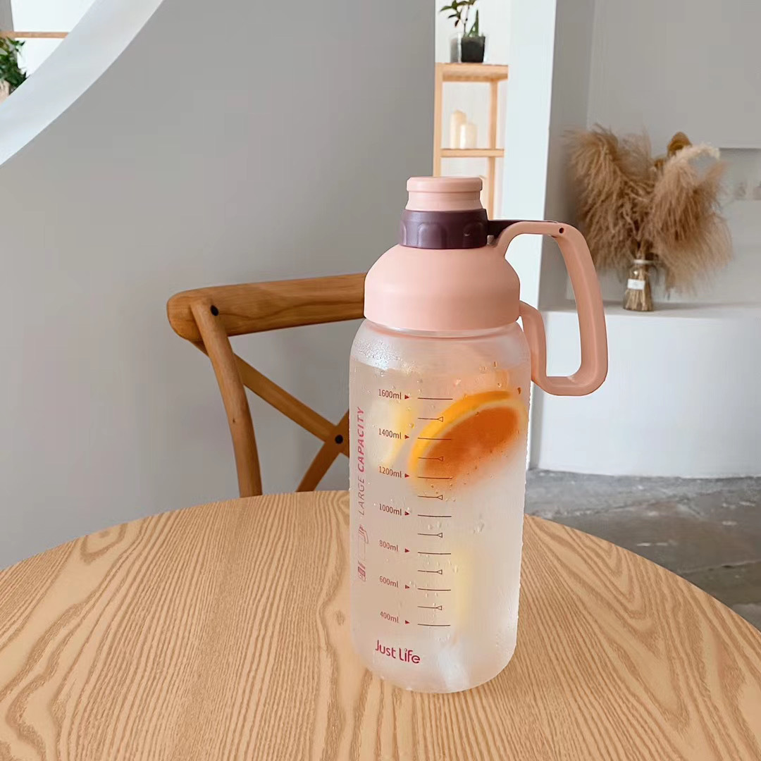 Macaron Giant Water Cup Female Portable Cup 1800ml Large Capacity Gym Outdoor Kettle with Straw Macaron Giant Water Cup Female Portable Cup 1800ml Large Capacity Gym Outdoor Kettle with Straw