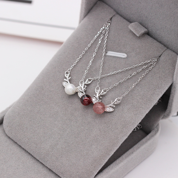 S925 pure silver platinum-plated strawberry crystal garnet elk necklace simple and versatile fashion valentine's day gift from Japan and Korea
