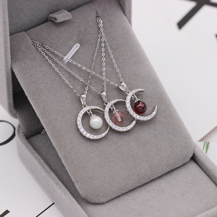 S925 pure silver plated platinum garnet crescent moon necklace simple and grace valentine's day gift from Japan and Korea S925 pure silver plated platinum garnet crescent moon necklace simple and grace valentine's day gift from Japan and Korea