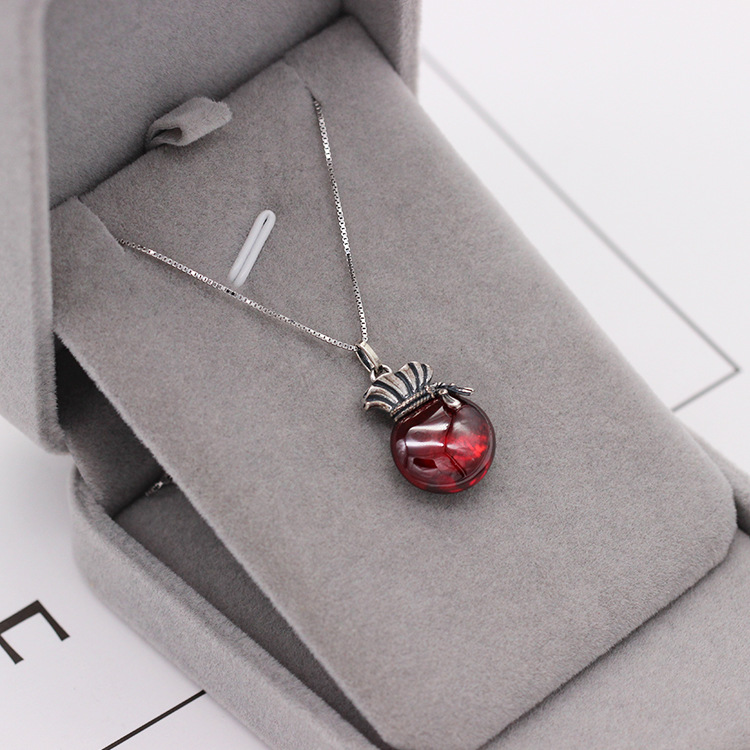 S925 pure silver vintage garnet gourd necklace simple and versatile fashion valentine's day gift Japan and South Korea popular accessories S925 pure silver vintage garnet gourd necklace simple and versatile fashion valentine's day gift Japan and South Korea popular accessories