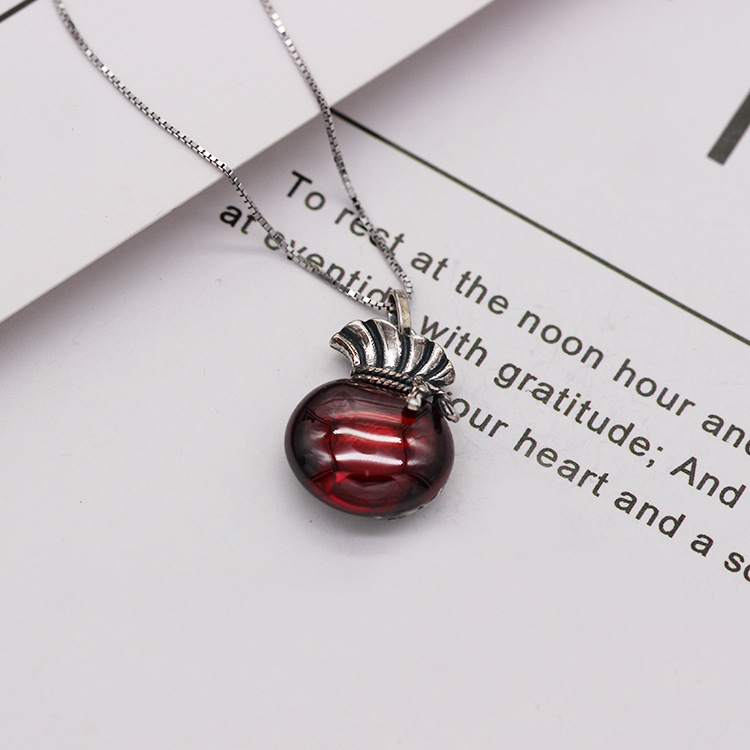 S925 pure silver vintage garnet gourd necklace simple and versatile fashion valentine's day gift Japan and South Korea popular accessories S925 pure silver vintage garnet gourd necklace simple and versatile fashion valentine's day gift Japan and South Korea popular accessories