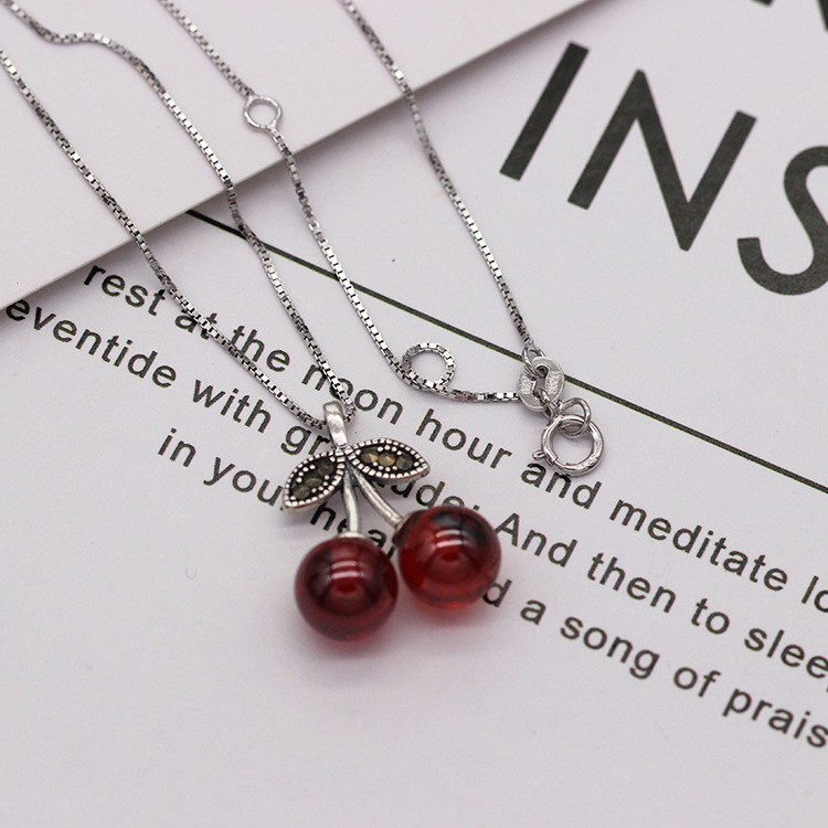 S925 pure silver plated platinum garnet cherry necklace simple and versatile fashion valentine&#039;s day gift Japanese and Korean accessories