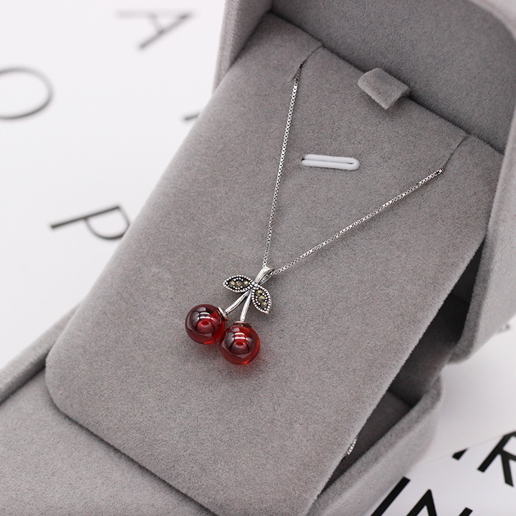 S925 pure silver plated platinum garnet cherry necklace simple and versatile fashion valentine&#039;s day gift Japanese and Korean accessories