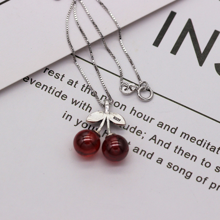 S925 pure silver plated platinum garnet cherry necklace simple and versatile fashion valentine's day gift Japanese and Korean accessories S925 pure silver plated platinum garnet cherry necklace simple and versatile fashion valentine's day gift Japanese and Korean accessories