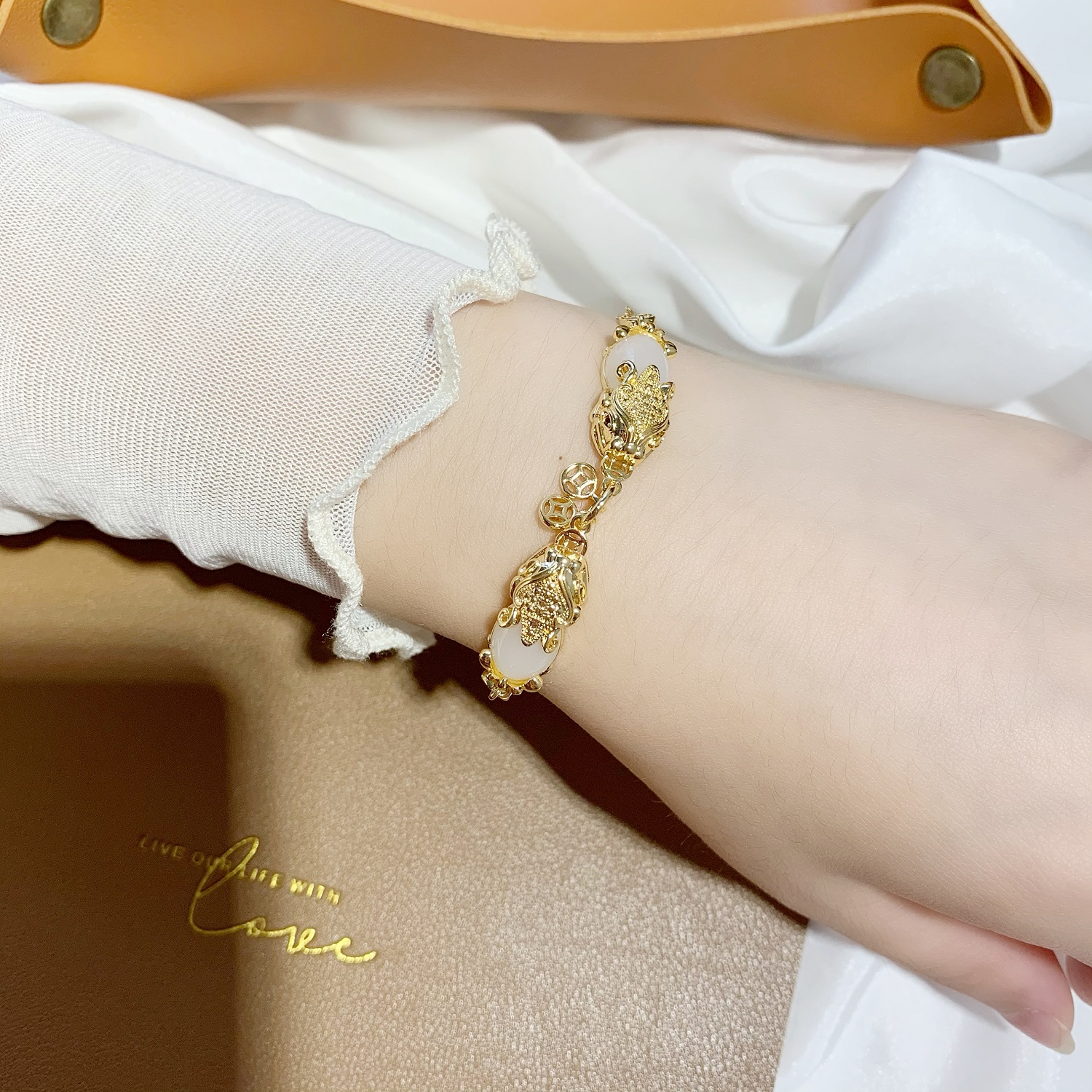 Money Drawing Pi Xiu Copper Coin Bracelet Vietnam Placer Gold Hand Jewelry Imitation 18K Yellow Gold Inlaid with Jade Bracelet for Women No Color Fading Money Drawing Pi Xiu Copper Coin Bracelet Vietnam Placer Gold Hand Jewelry Imitation 18K Yellow Gold Inlaid with Jade Bracelet for Women No Color Fading