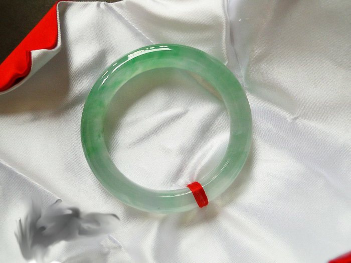 Jade bracelet  Highest-Ranking Imperial Concubine Bracelet Ice-like Yang Green Floating Flower Jade Bracelet for Women
