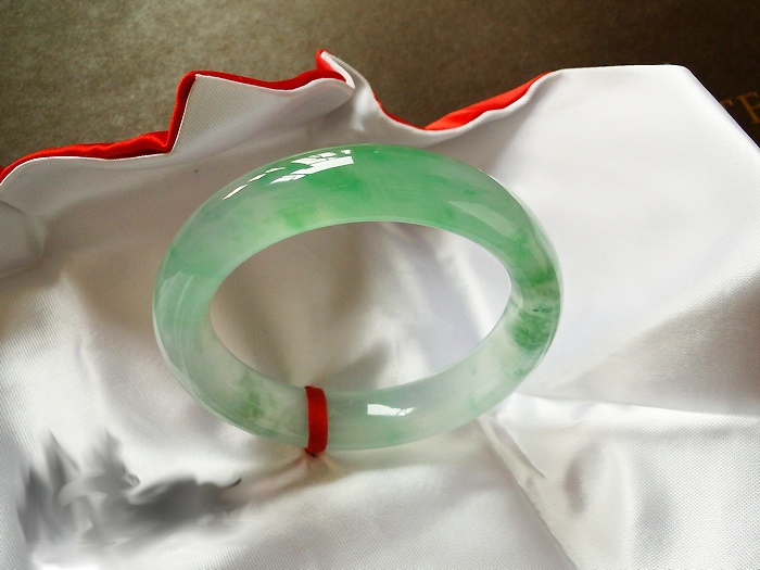Jade bracelet  Highest-Ranking Imperial Concubine Bracelet Ice-like Yang Green Floating Flower Jade Bracelet for Women