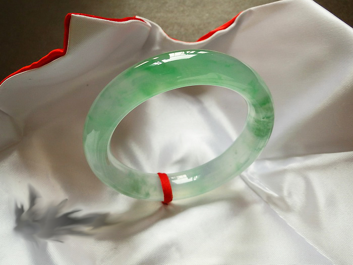 Jade bracelet  Highest-Ranking Imperial Concubine Bracelet Ice-like Yang Green Floating Flower Jade Bracelet for Women