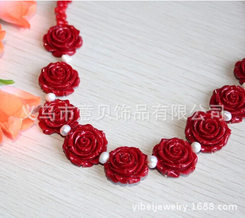 Coral coral natural peanut beads on both sides rose Pearl Necklace Double roses necklace Coral coral natural peanut beads on both sides rose Pearl Necklace Double roses necklace