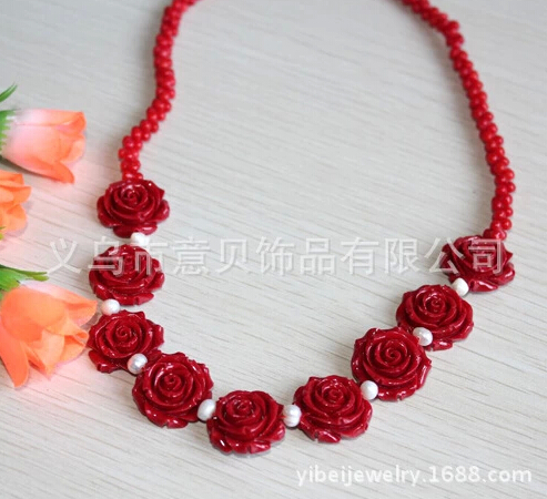 Coral coral natural peanut beads on both sides rose Pearl Necklace Double roses necklace Coral coral natural peanut beads on both sides rose Pearl Necklace Double roses necklace