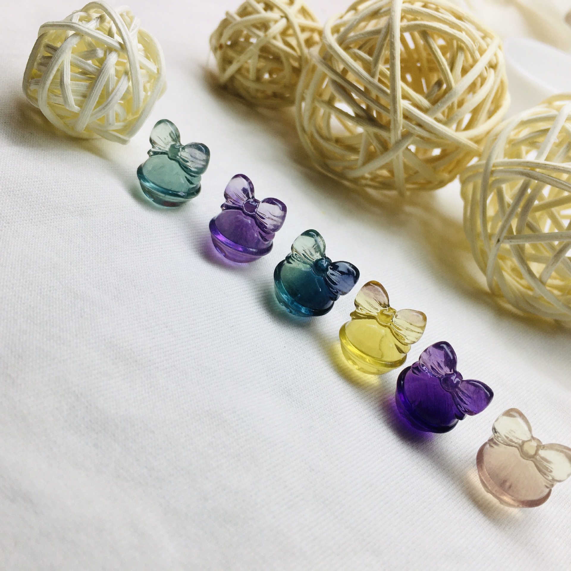 Natural Crystal Jade Colorful Fluorite Green Purple Sculpture Bell Bow DIY Accessories Bell Pendant