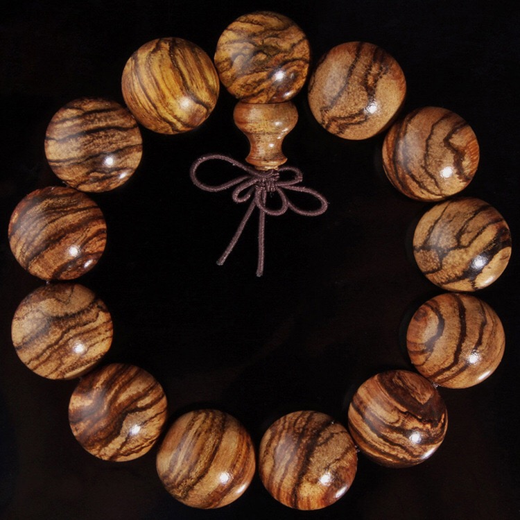 2.0 hand Agarwood in Indonesia or natural flavor fragrant flowers qinan string bracelet tiger skin tiger striped buddhist beads manufacturers wholesale