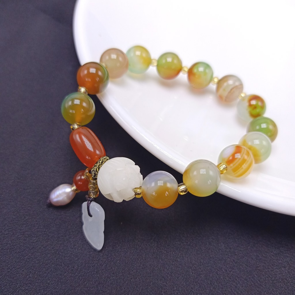 Natural Red Agate Green Agate Bracelet Moisturizing Women&#039;s Bracelet Hanging Burma Jade Small Leaf Pearl Duobao Bracelet