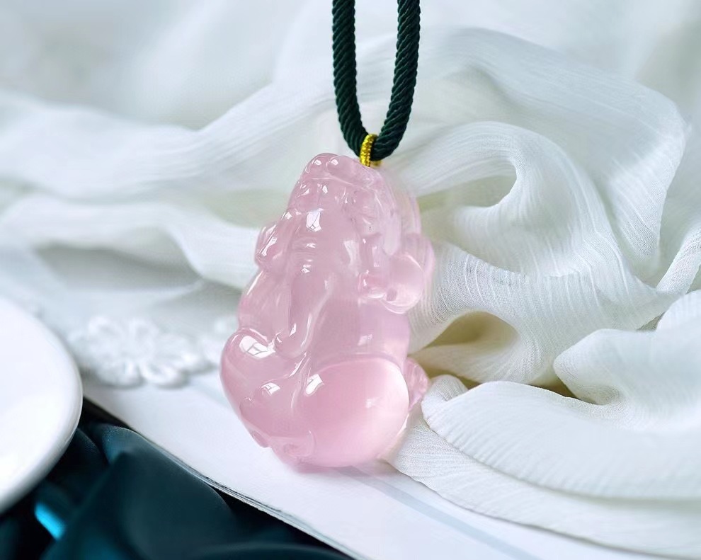 Mozambique Xingguang Pink Crystal Pi Xiu Pendant Necklace Pendant Ethnic Style Long Clothing Accessories Sweater Chain Mozambique Xingguang Pink Crystal Pi Xiu Pendant Necklace Pendant Ethnic Style Long Clothing Accessories Sweater Chain