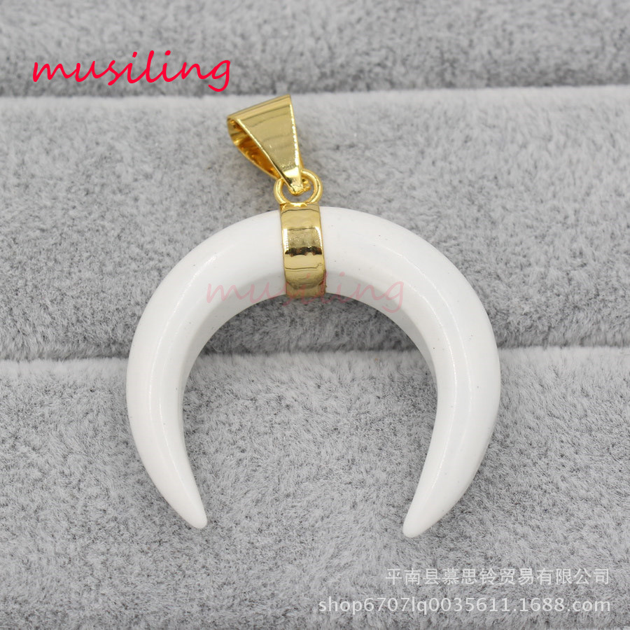 Pink Crystal Curved Moon Horn Pendant European and American Fashion Sweater Chain Pendant Cross-Border Foreign Trade Ornament Wholesale