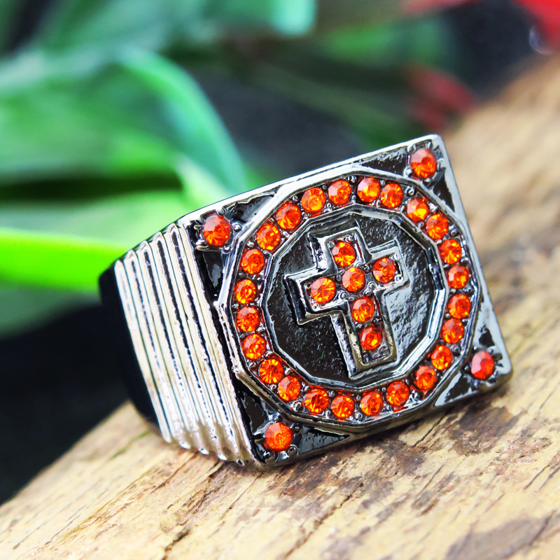 Rongyu EBay Fashion Inlaid Ruby Diamond Black Gold Ring European and American Popular Cross the Wedding Party Ring Rongyu EBay Fashion Inlaid Ruby Diamond Black Gold Ring European and American Popular Cross the Wedding Party Ring