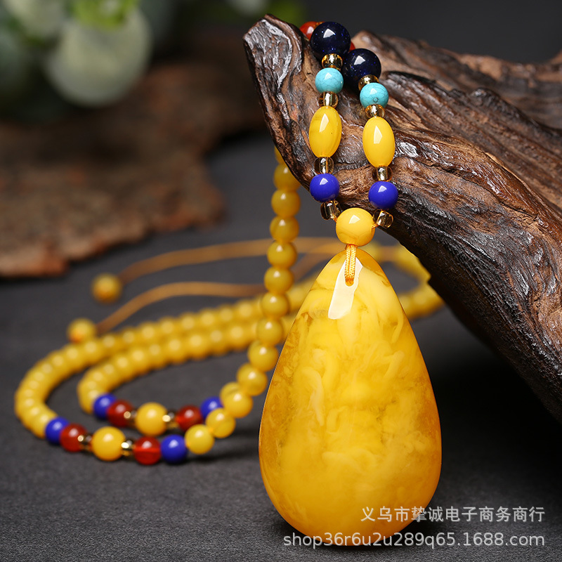 Old Beeswax Pendant Water Drop Yellow Chicken Grease Necklace with Men&#039;s and Women&#039;s Amber Gold Twisted Honey Long Sweater Chain Ethnic Style