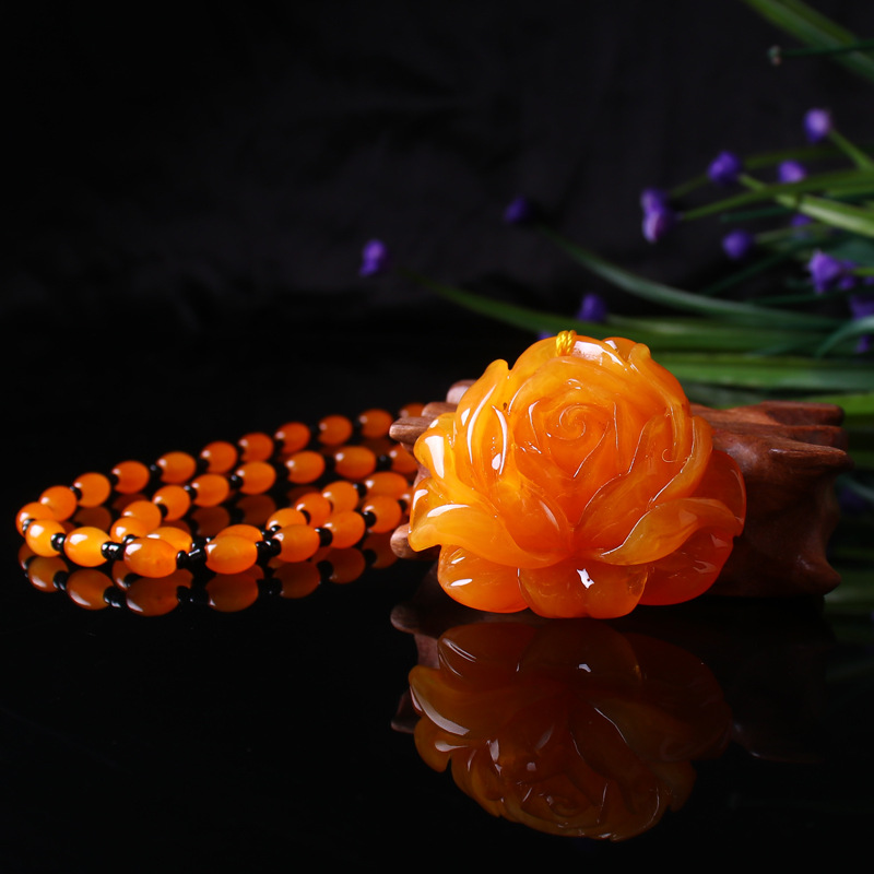 Old Beeswax Sweater Chain Men&#039;s and Women&#039;s Second Generation Yellow Chicken Grease Amber Long Necklace Ethnic Style Pendant Factory Wholesale