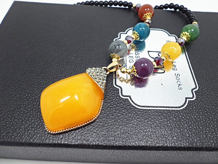European and American National Style Original Imitation Beeswax Color Shell Long Sweater Chain Autumn Winter Retro Water Drop Necklace Necklace Wholesale European and American National Style Original Imitation Beeswax Color Shell Long Sweater Chain Autumn Winter Retro Water Drop Necklace Necklace Wholesale