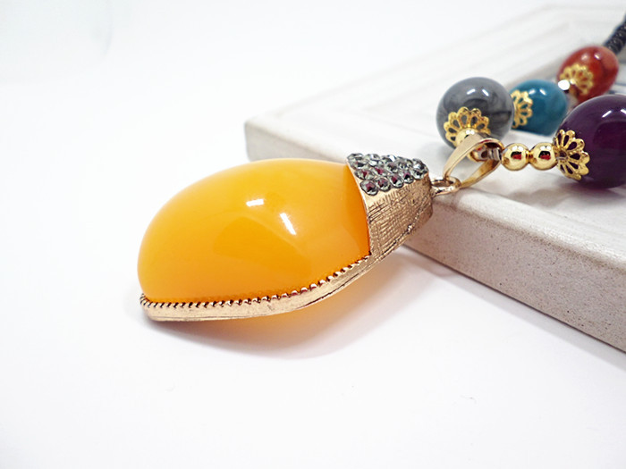 European and American National Style Original Imitation Beeswax Color Shell Long Sweater Chain Autumn Winter Retro Water Drop Necklace Necklace Wholesale European and American National Style Original Imitation Beeswax Color Shell Long Sweater Chain Autumn Winter Retro Water Drop Necklace Necklace Wholesale
