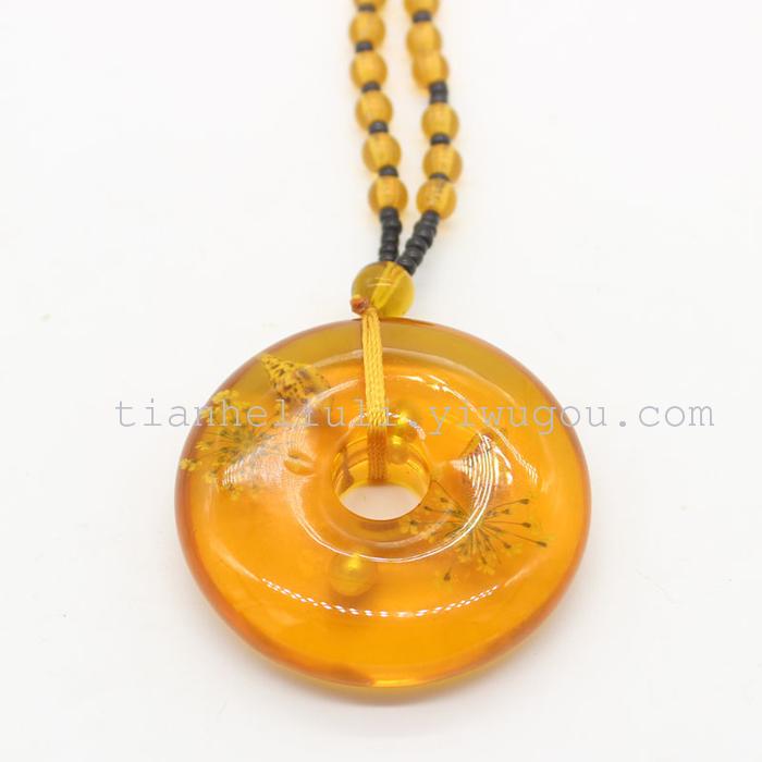 Personalized women's accessories Pendant is the Retro Beeswax folk art style long Necklace, female versatile Spring and summer sweater chain Personalized women's accessories Pendant is the Retro Beeswax folk art style long Necklace, female versatile Spring and summer sweater chain