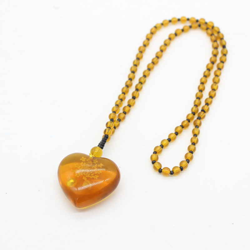 Personalized women&#039;s accessories Pendant is the Retro Beeswax folk art style long Necklace, female versatile Spring and summer sweater chain