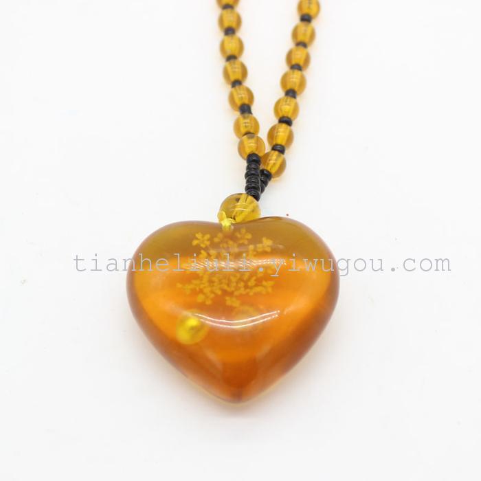 Personalized women's accessories Pendant is the Retro Beeswax folk art style long Necklace, female versatile Spring and summer sweater chain Personalized women's accessories Pendant is the Retro Beeswax folk art style long Necklace, female versatile Spring and summer sweater chain