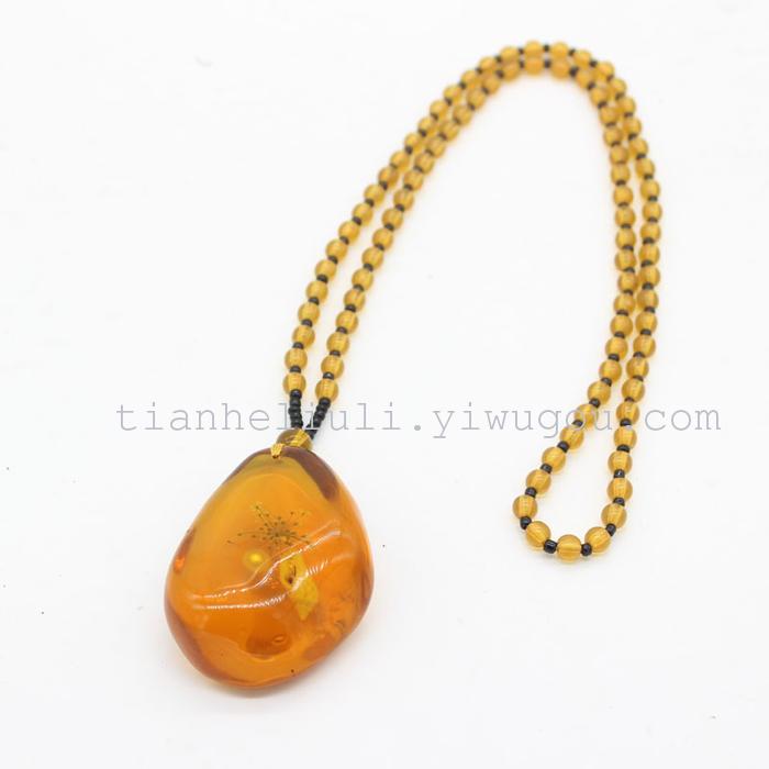 Personalized women's accessories Pendant is the Retro Beeswax folk art style long Necklace, female versatile Spring and summer sweater chain Personalized women's accessories Pendant is the Retro Beeswax folk art style long Necklace, female versatile Spring and summer sweater chain