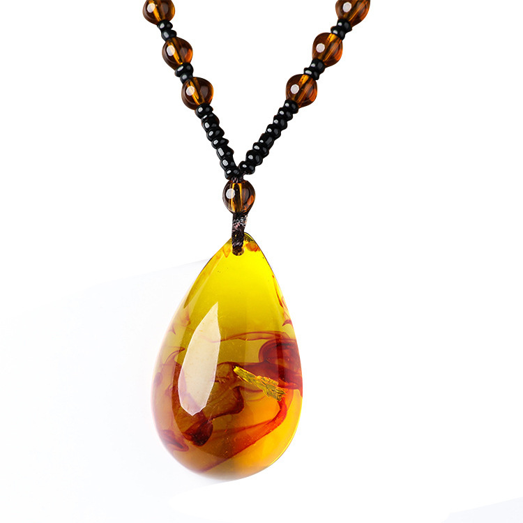Living Fossil Amber Necklace Ornament Imitation Beeswax Crystal Pendant Vintage Insect Stall Scenic Spot Jewelry Wholesale