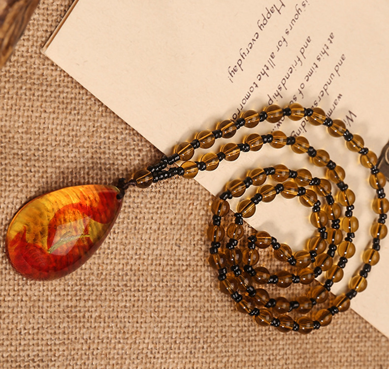 Living Fossil Amber Necklace Ornament Imitation Beeswax Crystal Pendant Vintage Insect Stall Scenic Spot Jewelry Wholesale