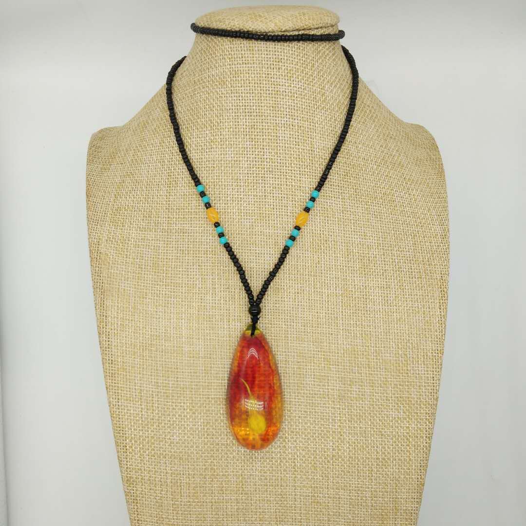 Living Fossil Amber Necklace Ornament Imitation Beeswax Crystal Pendant Vintage Insect Stall Scenic Spot Jewelry Wholesale