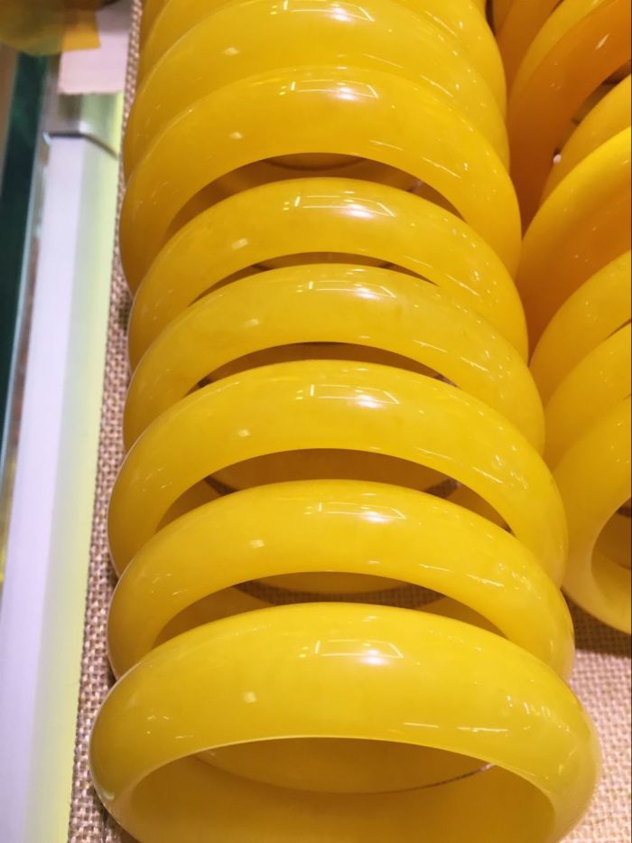 Manufacturers selling high-quality pure natural beeswax Bracelet two generation Amber Bracelet wholesale Manufacturers selling high-quality pure natural beeswax Bracelet two generation Amber Bracelet wholesale