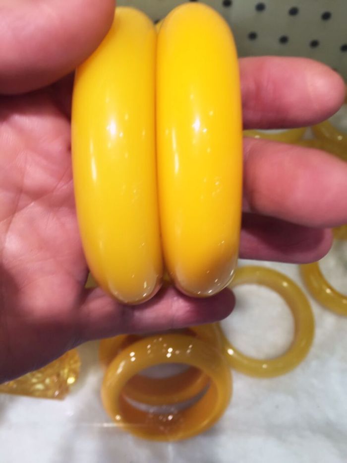 Manufacturers selling high-quality pure natural beeswax Bracelet two generation Amber Bracelet wholesale Manufacturers selling high-quality pure natural beeswax Bracelet two generation Amber Bracelet wholesale