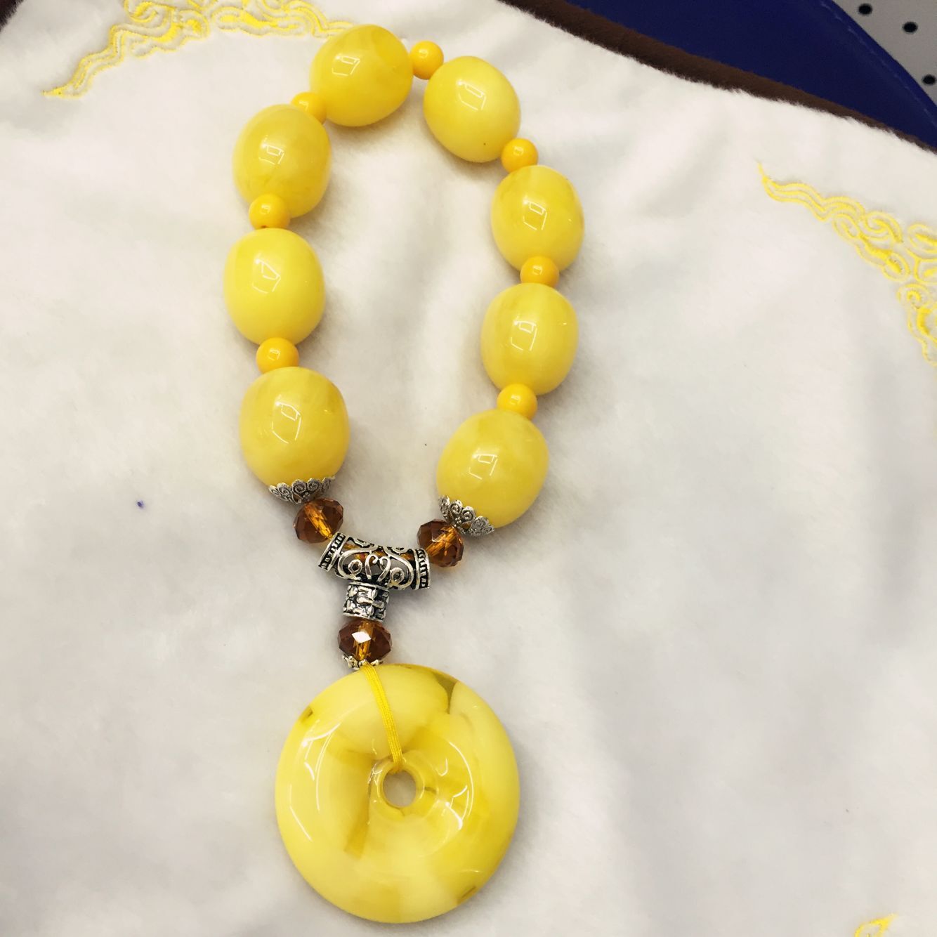 The two generation of natural beeswax Bracelet rose gold inlaid yellow beeswax Bracelet old chicken oil