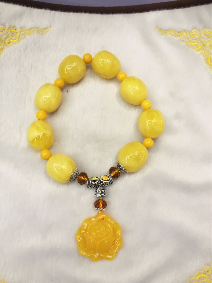 The two generation of natural beeswax Bracelet rose gold inlaid yellow beeswax Bracelet old chicken oil The two generation of natural beeswax Bracelet rose gold inlaid yellow beeswax Bracelet old chicken oil