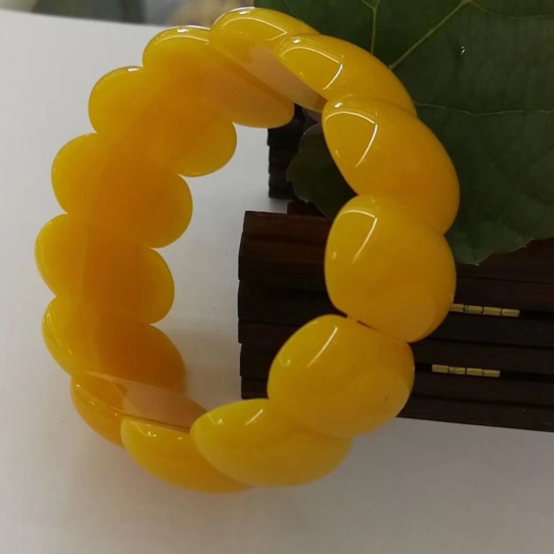 Natural second generation beeswax chicken oil yellow hand chain flower perot hand chain men and women hot style bracelet