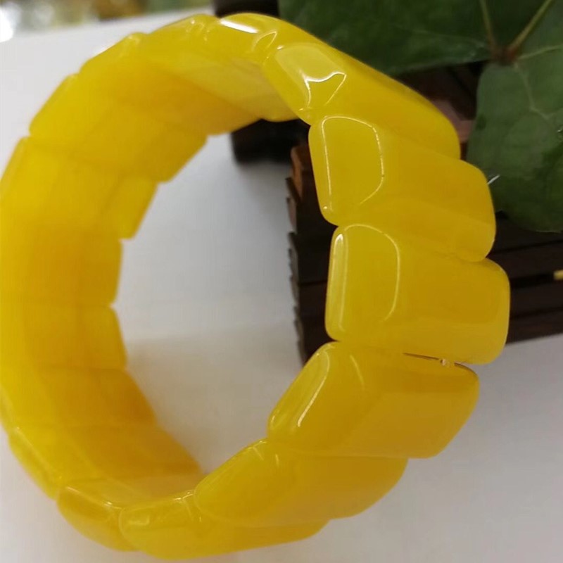 Natural second generation beeswax chicken oil yellow hand chain flower perot hand chain men and women hot style bracelet