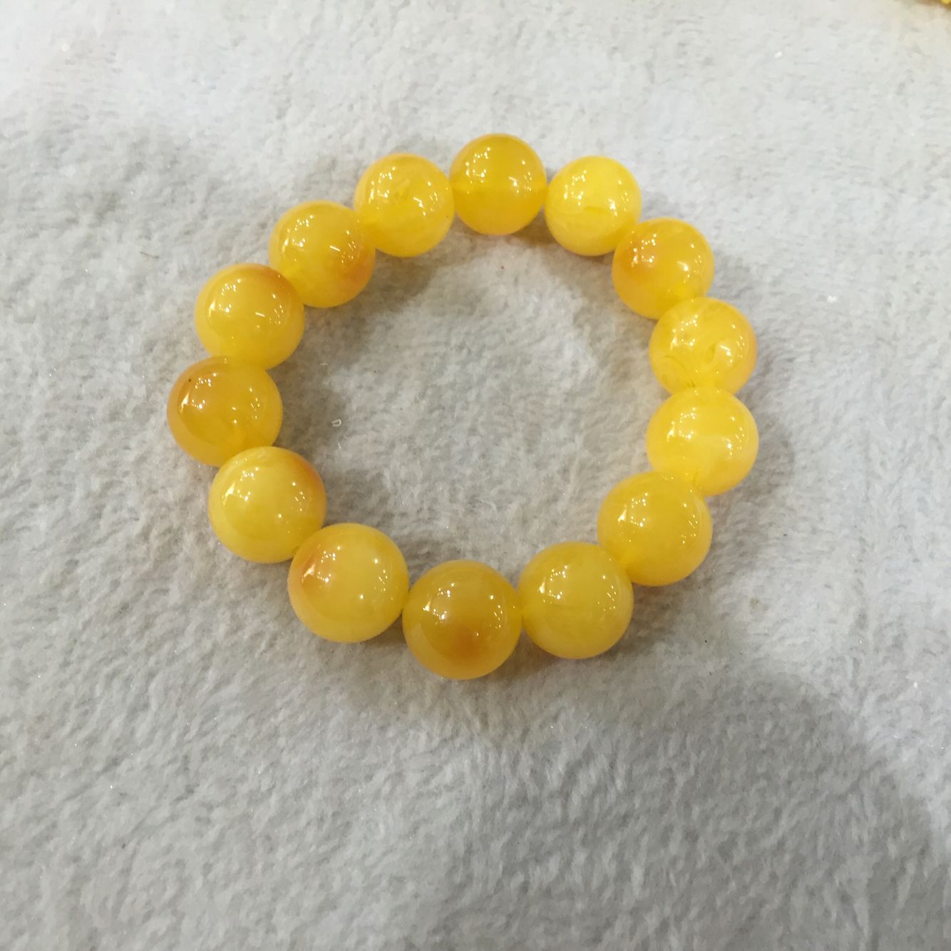 Natural second generation bracelet with fluorescent floating brine fashion version of beeswax amber bracelet wholesale