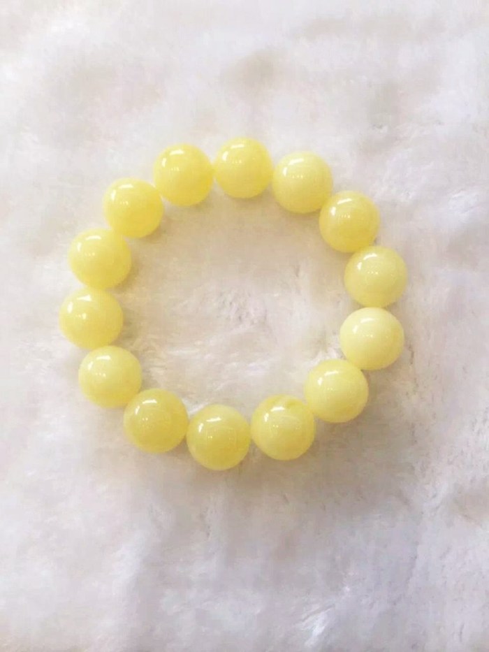 Amber beeswax bracelet with bead bracelet amber amber beeswax hand string wholesale Amber beeswax bracelet with bead bracelet amber amber beeswax hand string wholesale