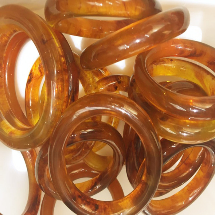 Manufacturers selling high-quality pure natural beeswax tea Amber Bracelet two generation Amber Bracelet