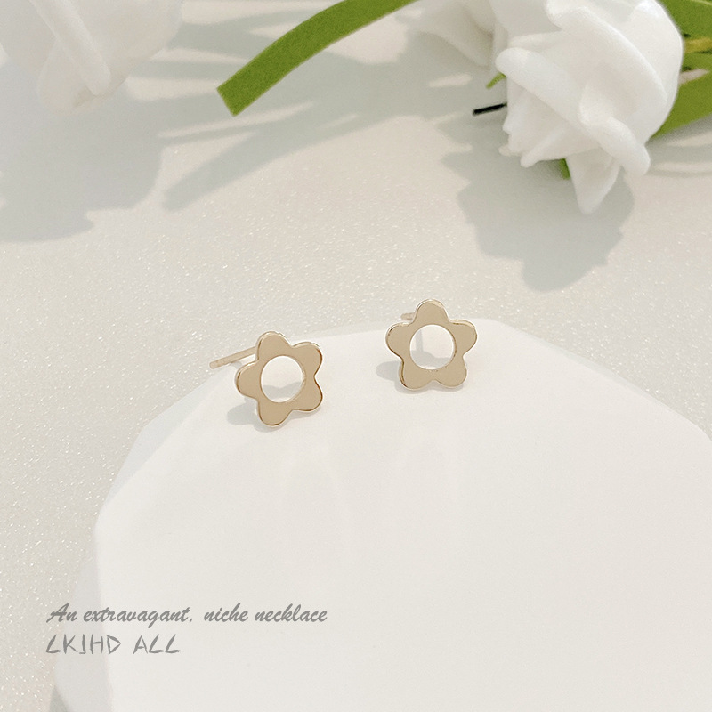Korean Dongdaemun New Niche Design Stud Earrings for Women Elegant Pearl Earrings Ins Internet Celebrity Personalized Ear Jewelry
